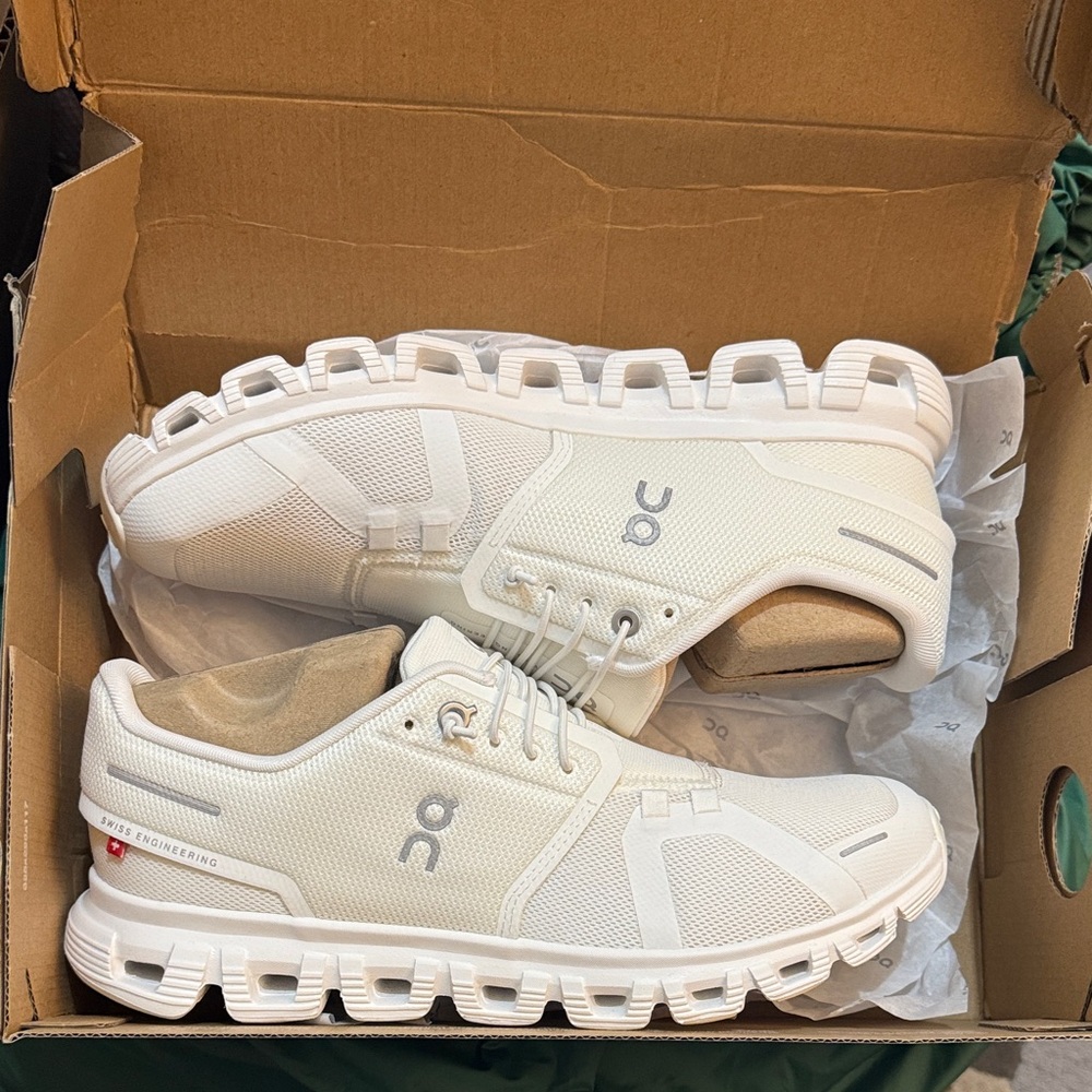 On Running Men's Cream Athletic Shoes cloud 6